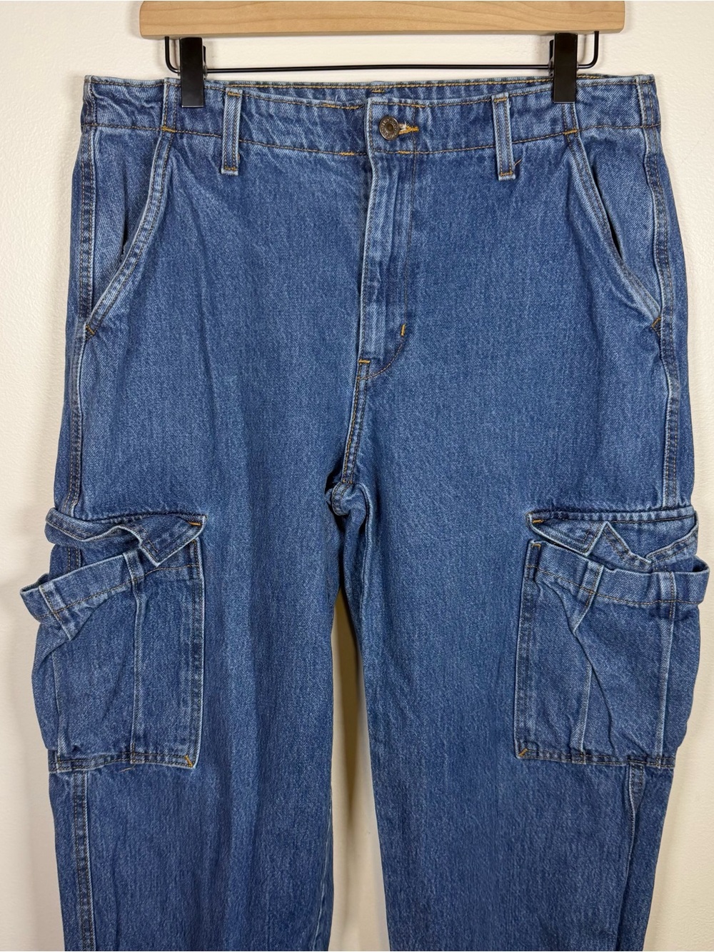 Levi’s ‘94 Baggy Cargo Jeans Womens Size 30 Loose Blue Pocket Grunge Cinch Hem - Picture 4 of 8